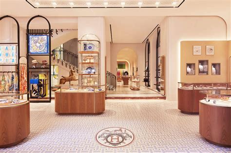 hermes orologo milano|Hermès reopens upsized Milan flagship .